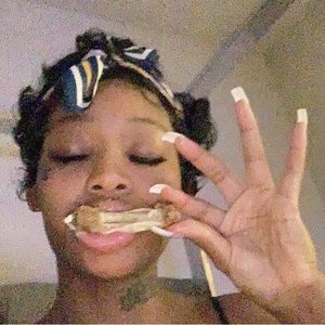 Meet your Posher, Lianna